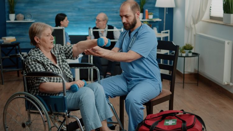 Pre-Surgery Physiotherapy: Why Strengthening Before an Operation Improves Recovery